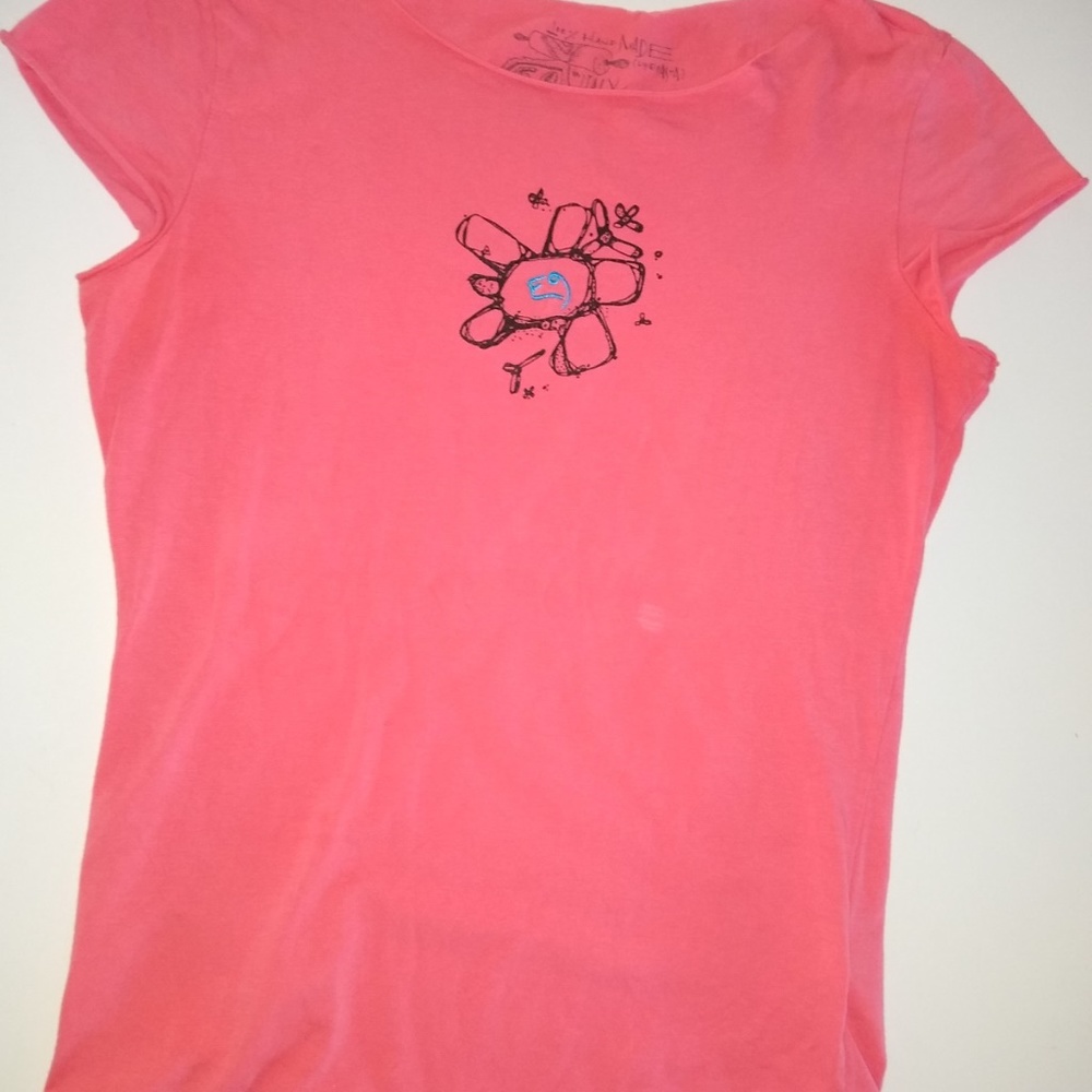 E9 t-shirt size small